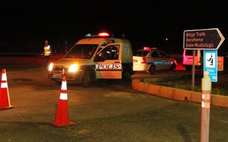 İnek kavgasını ayıran Polis iki kişiyi vurdu