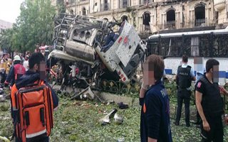 Çevik kuvvete bombalı saldırı: 11 şehit 