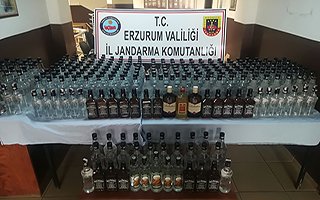 Erzurum’da 300 şişe kaçak içki ele geçirildi 