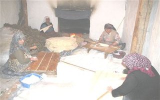Erzurumlu kadınlar Ramazan'a hazırlanıyor