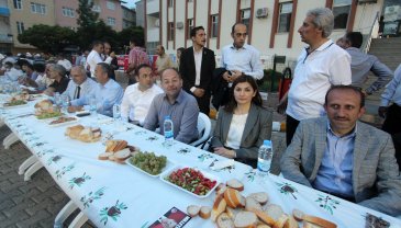 Büyükşehir son iftarını İspir'de verdi 