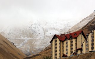 Palandöken dağına mevsimin ilk karı düştü