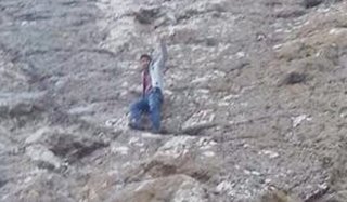 Oltu’da 1 kişi tırmandığı kayada mahsur kaldı 