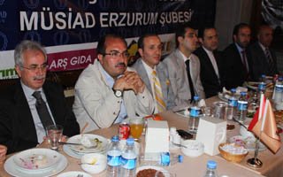 MÜSİAD iftar yemeği verdi