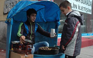 Kestane tezgahlardaki yerini aldı