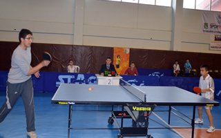 10 Kasım masa tenisi turnuvası yapıldı