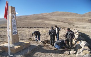 Narmanlı çiftçiler ağaç dikimi yaptı