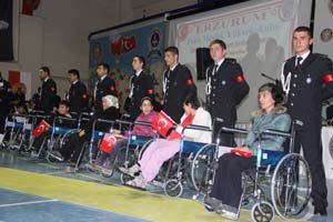 Erzurum'da 61 engelliye akülü araç