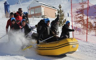 Palandöken kar raftingiyle sezonu açtı