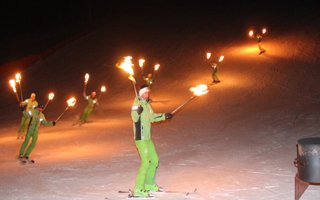 Palandöken'de meşaleli kayak gösterisi