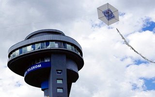 Milyonluk kulelerde uçurtma uçurdular