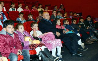 Köylü çocuklar unutulmaz bir gün yaşadı