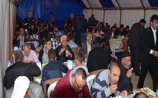 CHP'li Çat Belediyesi İftar Çadırı Kurdu