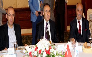 Vali Altıparmak'tan Veda İftarı