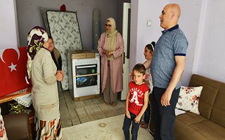 Ali Korkut, yoksul ailelere hızır gibi yetişiyor... 