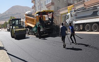 Palandöken’de asfalt sezonu bitmiyor