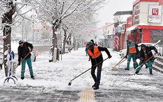 Büyükşehir’in Kar Timleri iş başında 