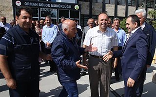 Çalışkan Müdürü Uğurlama Kuyruğu