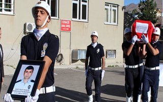 Şehit Polis memleketi Kars'a gönderildi