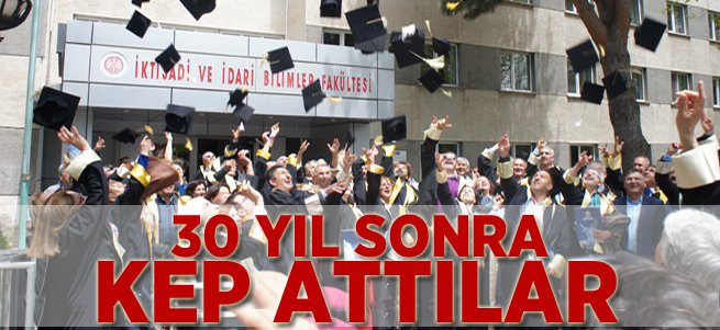 30 Yıl Sonra Bir Araya Gelip Kep Attılar