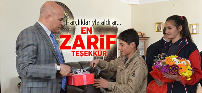 Harçlıklarıyla çiçek alıp Ali Korkut'a teşekkür ettiler