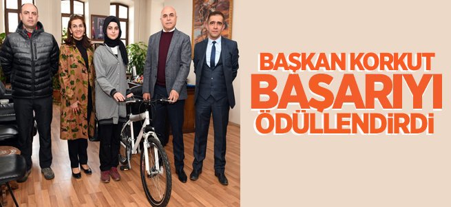 Başkan Korkut, başarıyı ödüllendirdi...