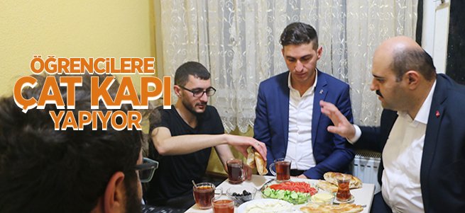 Başkan Orhan'dan öğrencilere çat kapı sahur 